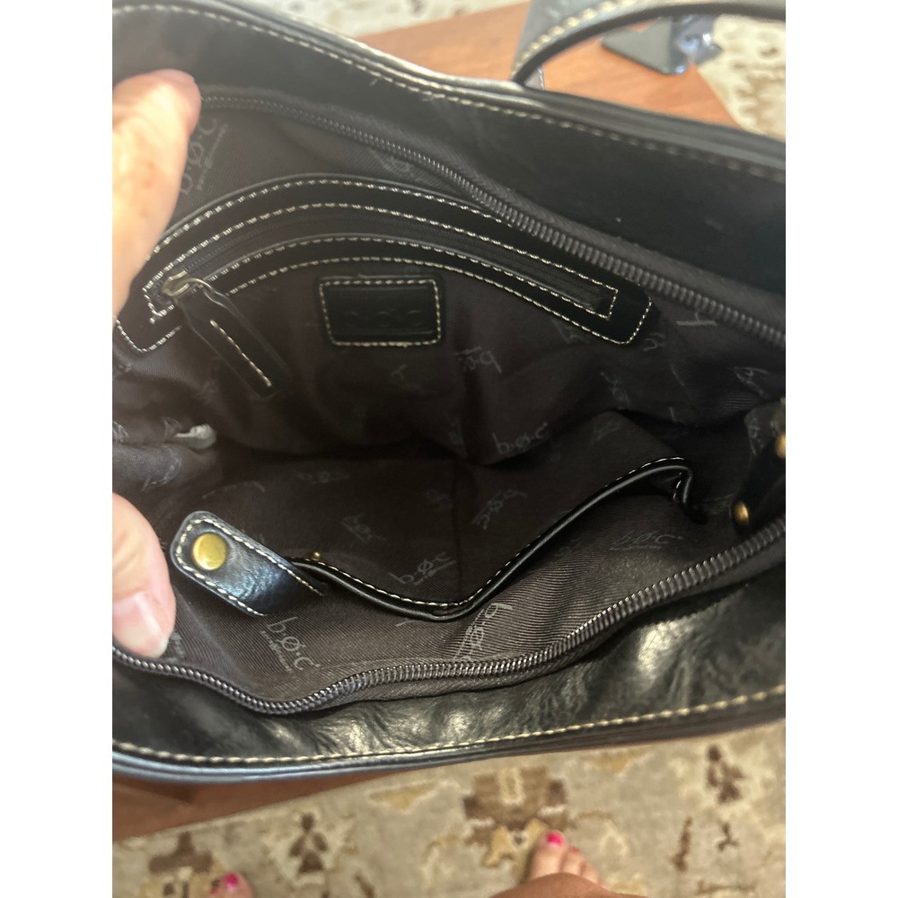 b.o.c. Crossbody Bag OS Black Floral Embossed Tooled Faux Leather Strap - Picture 6 of 7